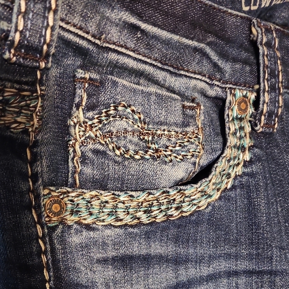 Cowgirl Tuff NWT Trailblaibers Blue Denim Jeans with Embroidery In Size 29 - Picture 10 of 10